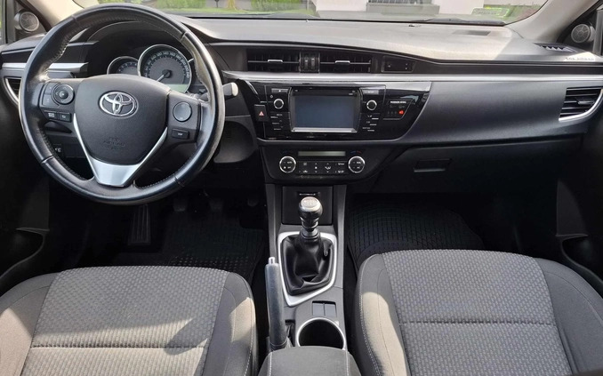 Toyota Corolla cena 50000 przebieg: 132432, rok produkcji 2015 z Góra małe 46